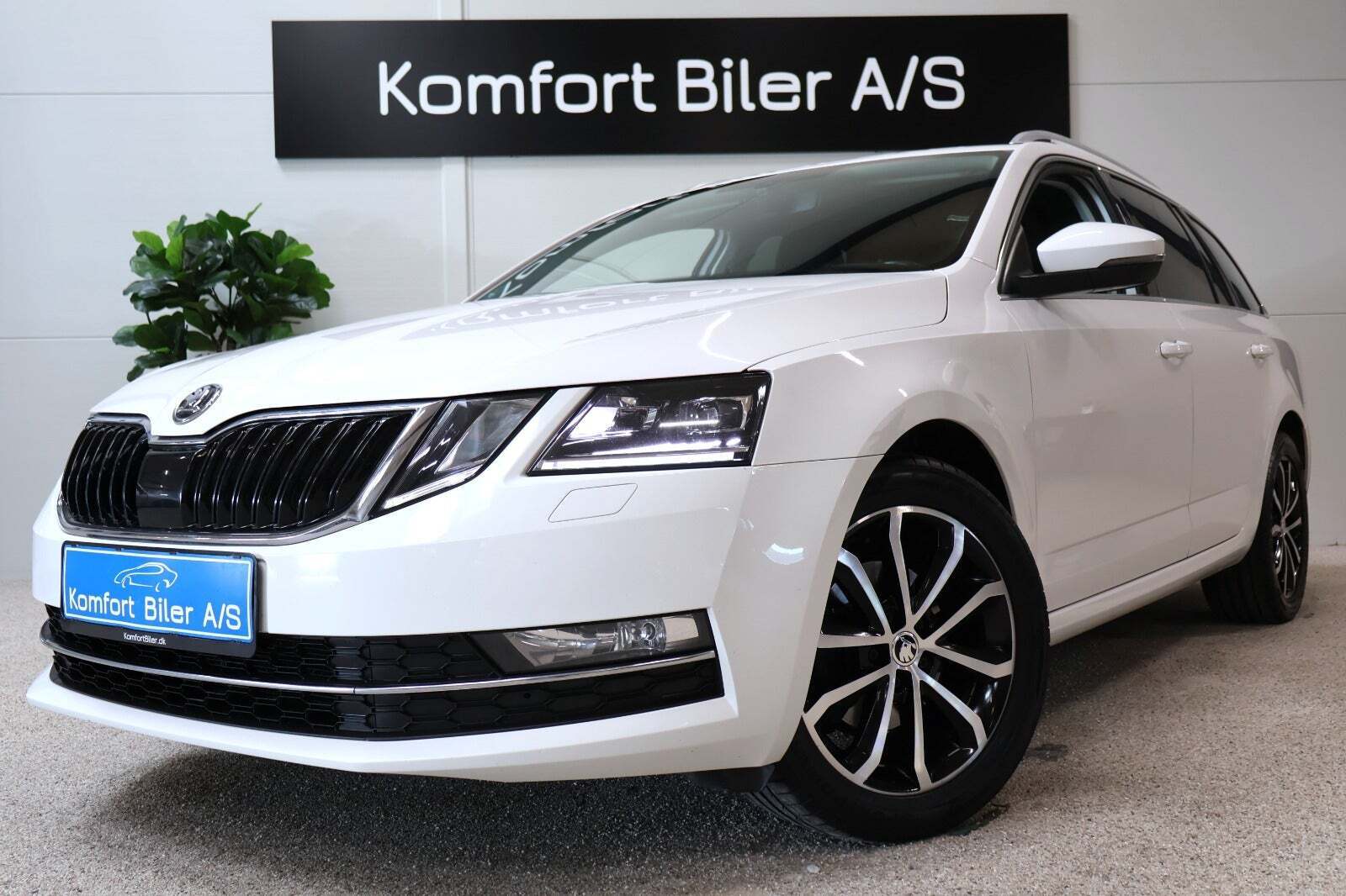 Hvid Skoda Octavia fra 2020