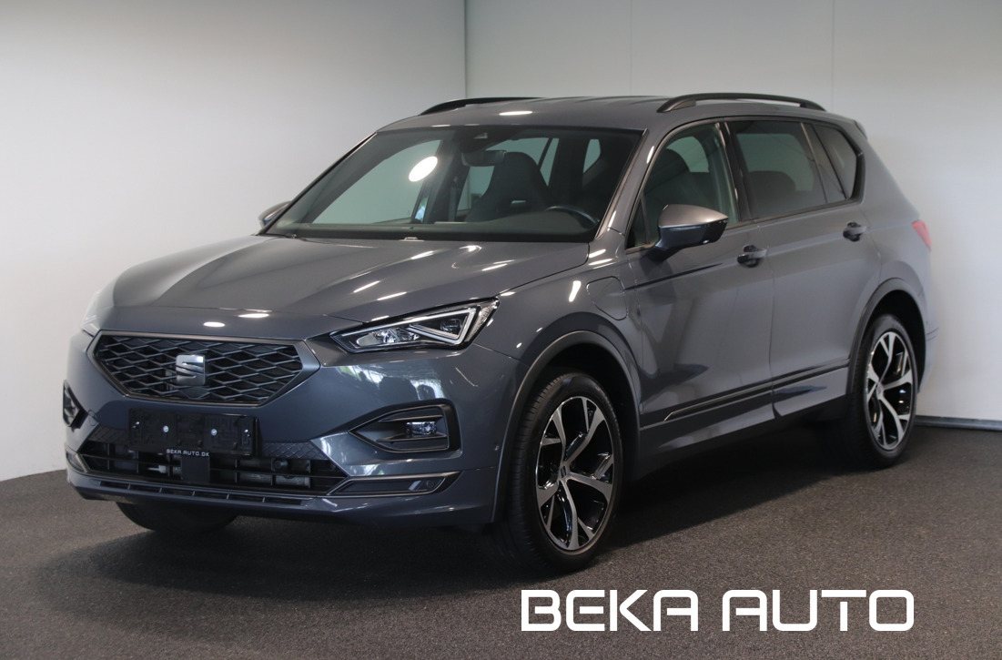 Grå Seat Tarraco fra 2022 set udefra