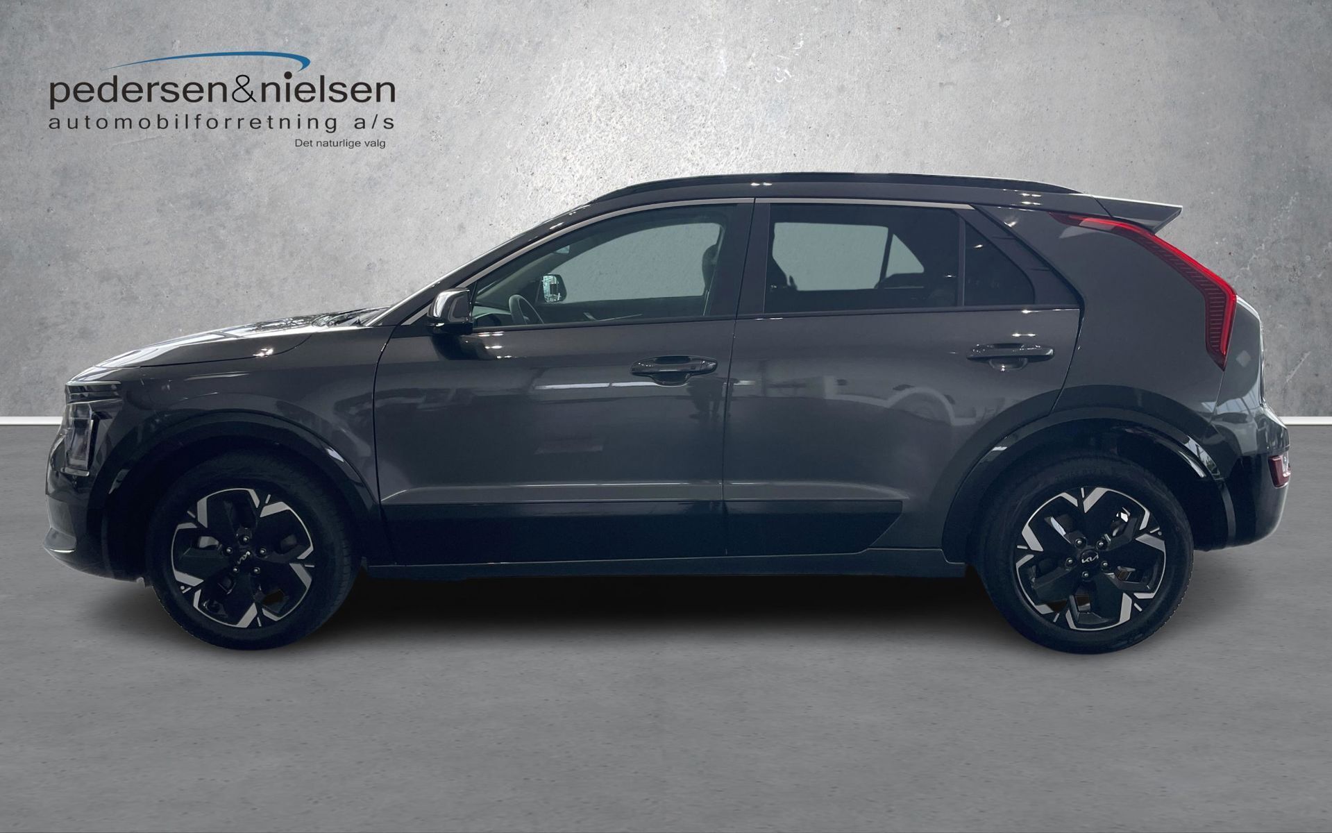 Grå Kia Niro EV fra 2025