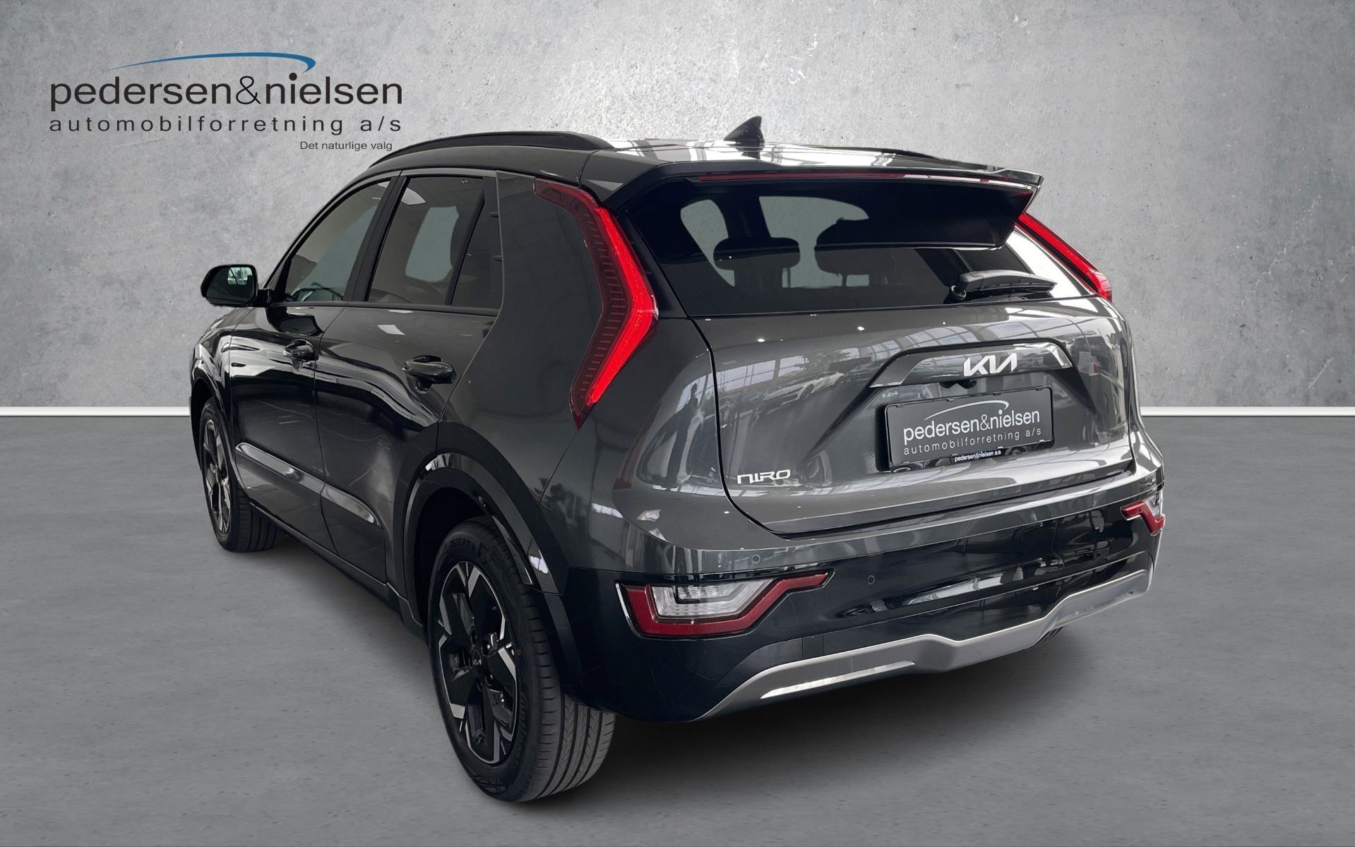 Grå Kia Niro EV fra 2025