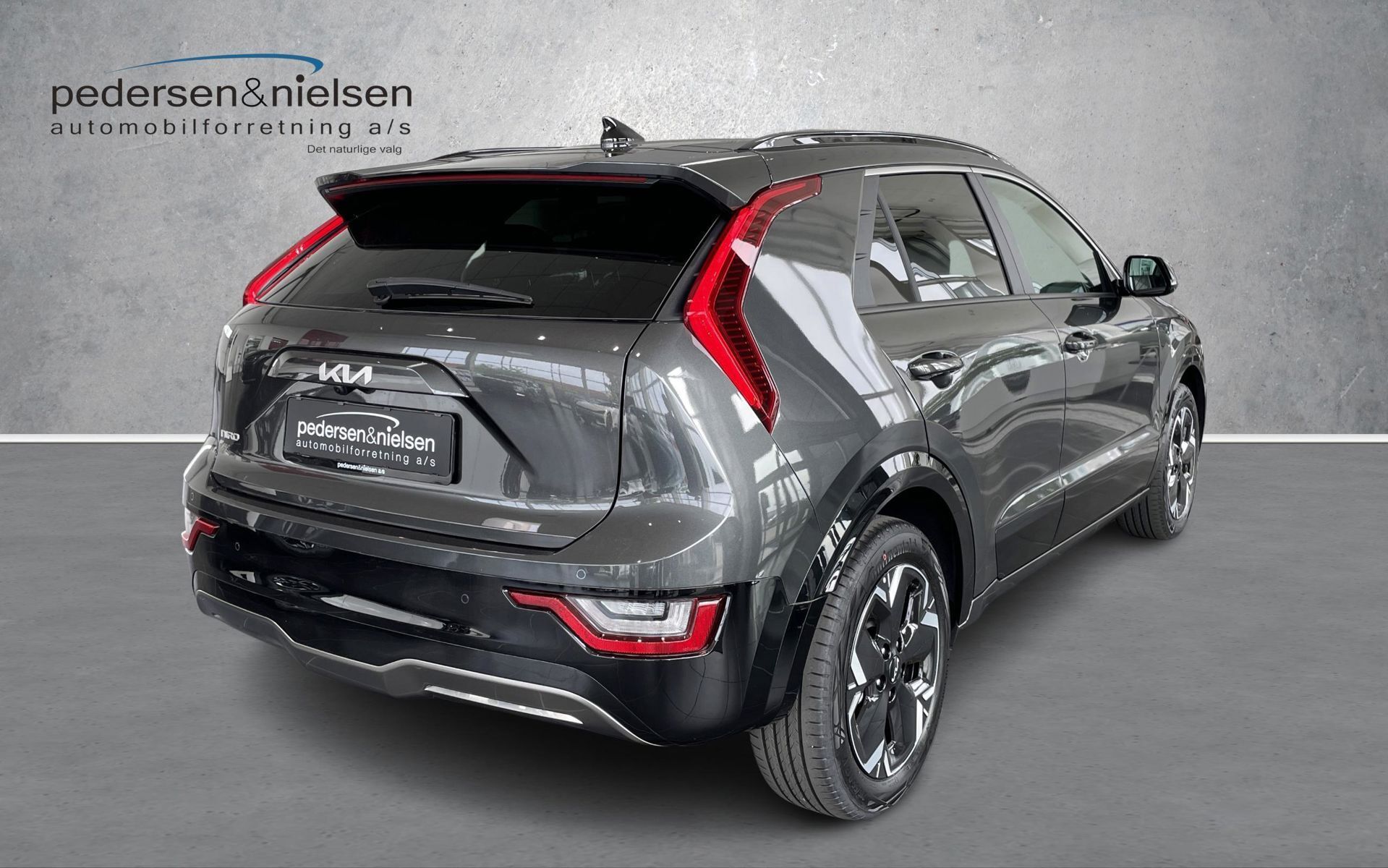 Grå Kia Niro EV fra 2025