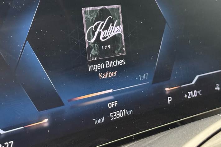 Hvid BMW iX fra 2021