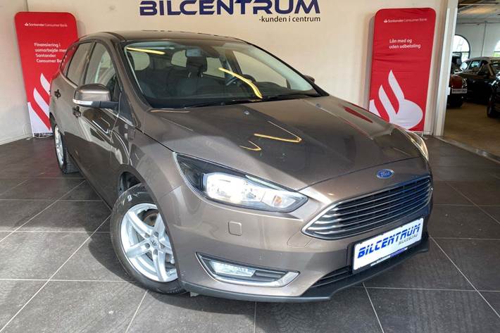 Bronze Ford Focus fra 2017 set udefra