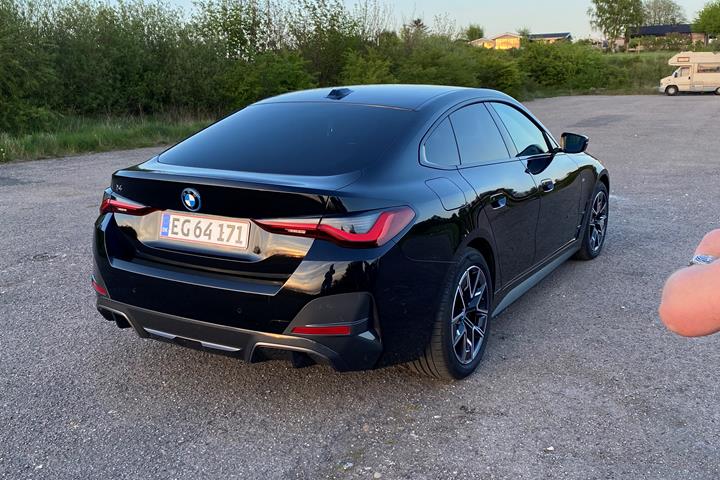Sort BMW i4 fra 2023