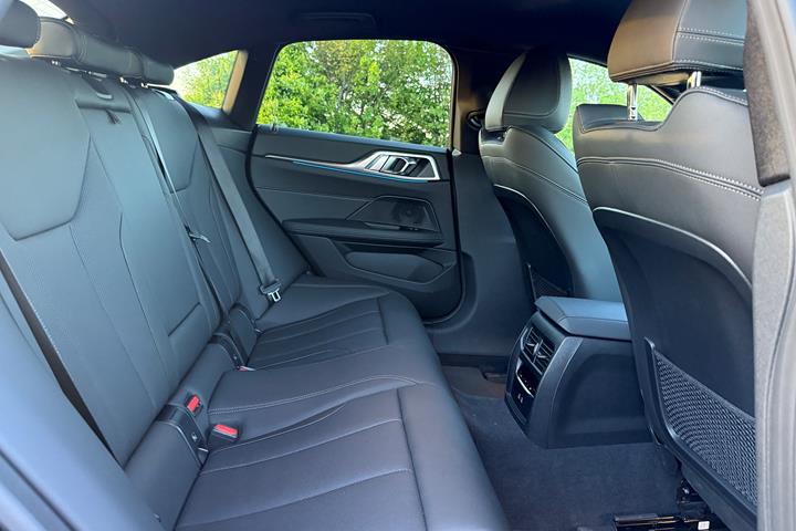 Sort BMW i4 fra 2023