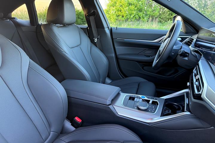 Sort BMW i4 fra 2023