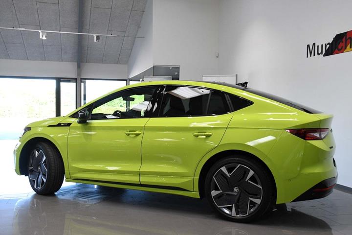Grøn Skoda Enyaq fra 2024