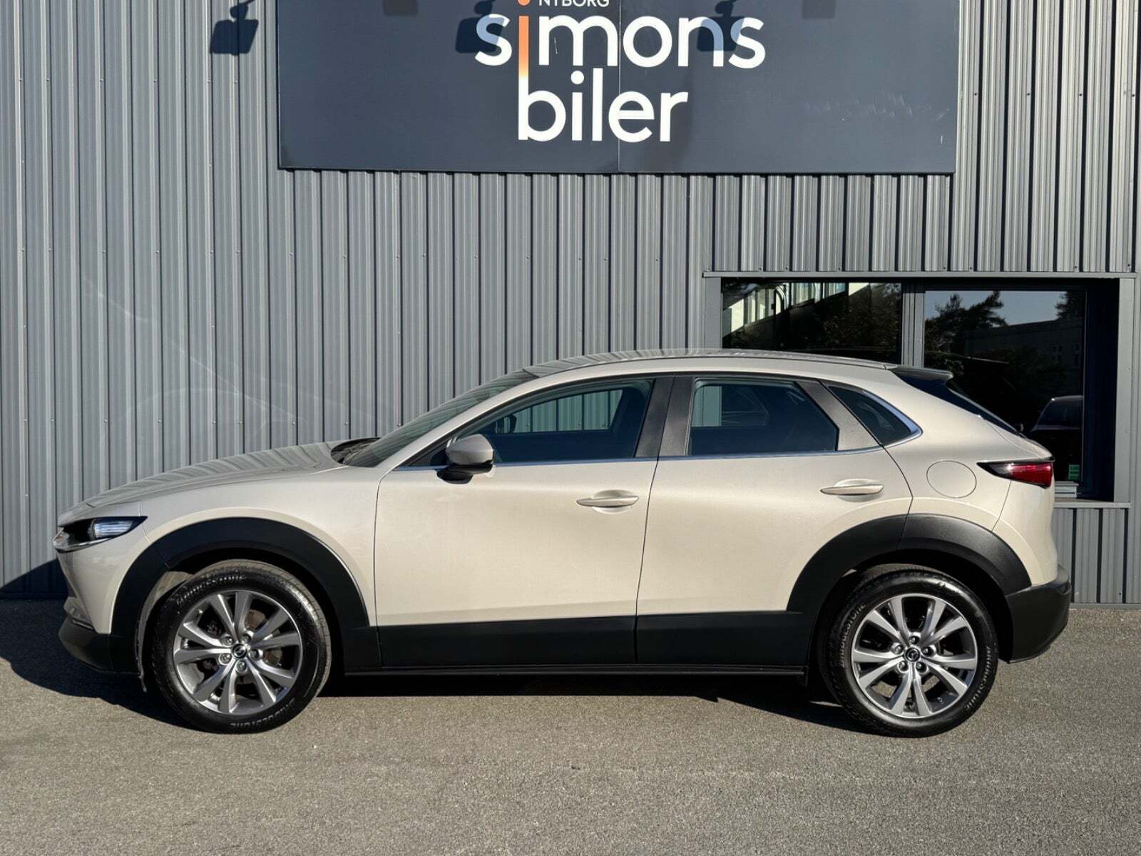 Beige Mazda CX-30 fra 2022