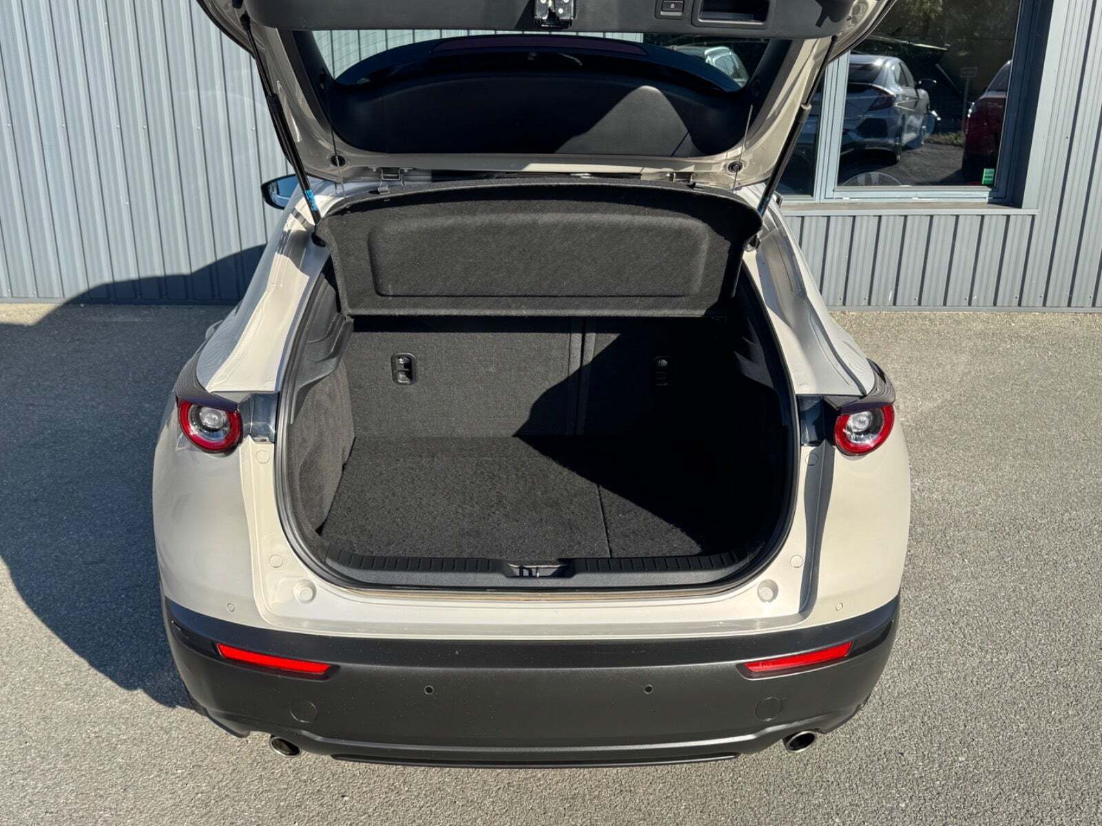 Beige Mazda CX-30 fra 2022