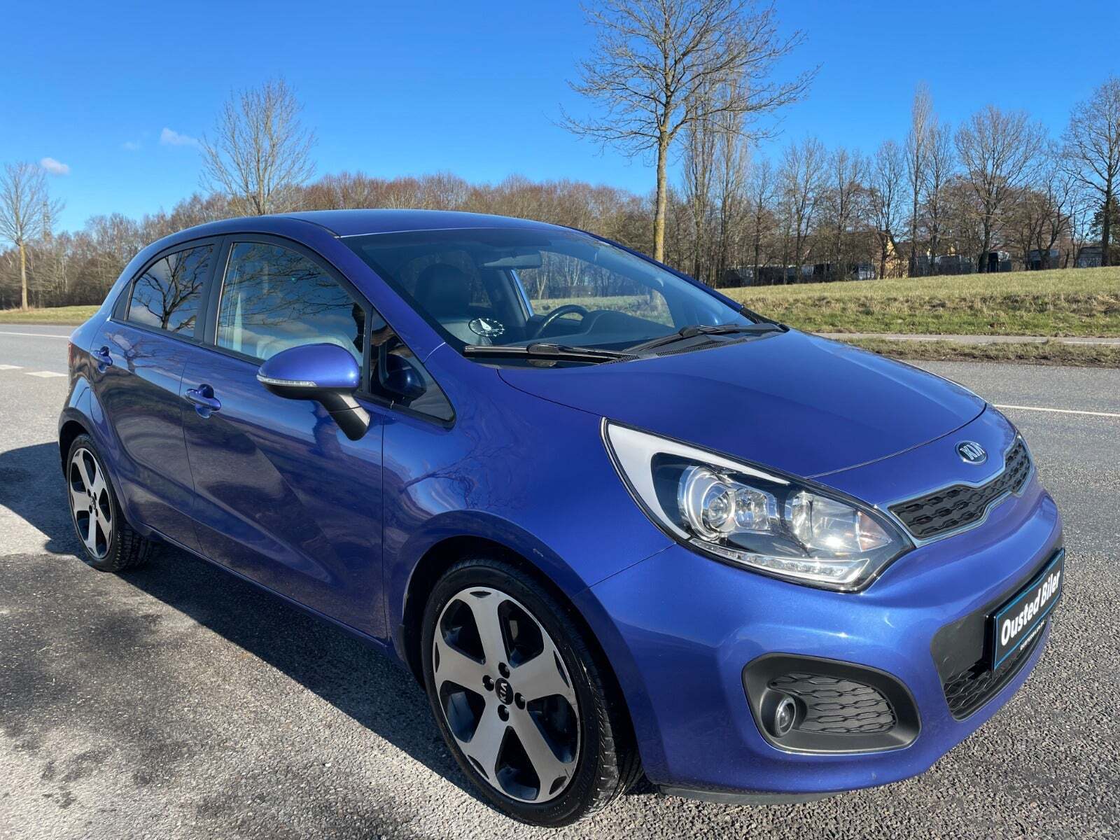 undefined Kia Rio fra 2014 set udefra