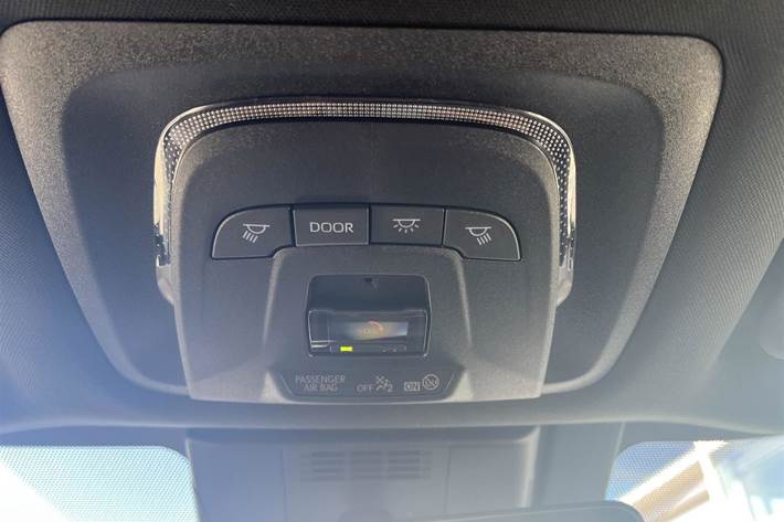 Blå Toyota BZ4X fra 2025