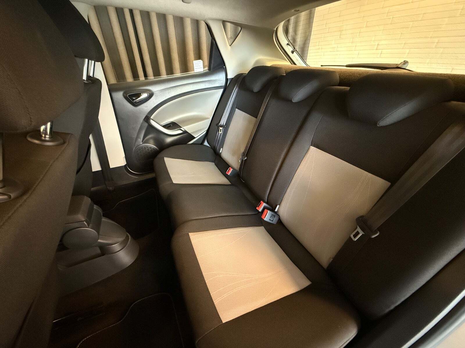 Grå Seat Ibiza fra 2015