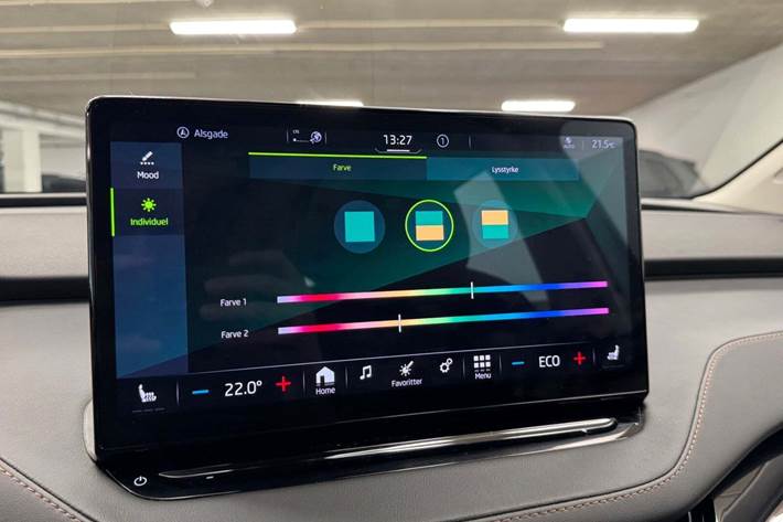 Hvid Skoda Enyaq fra 2023