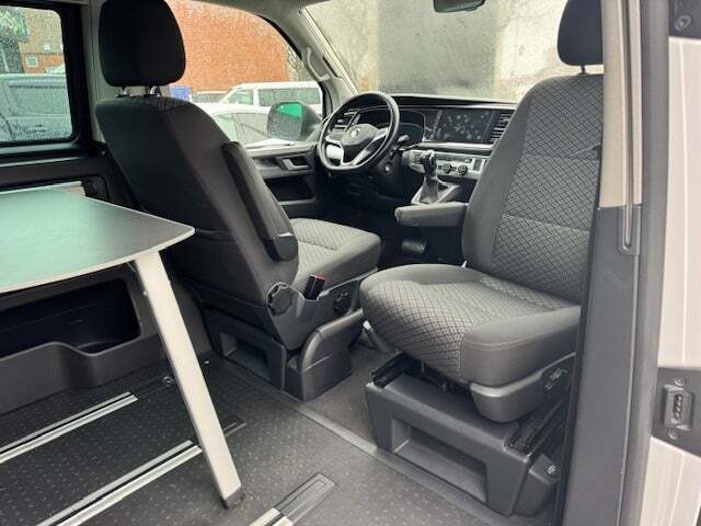 Hvid VW Multivan fra 2020