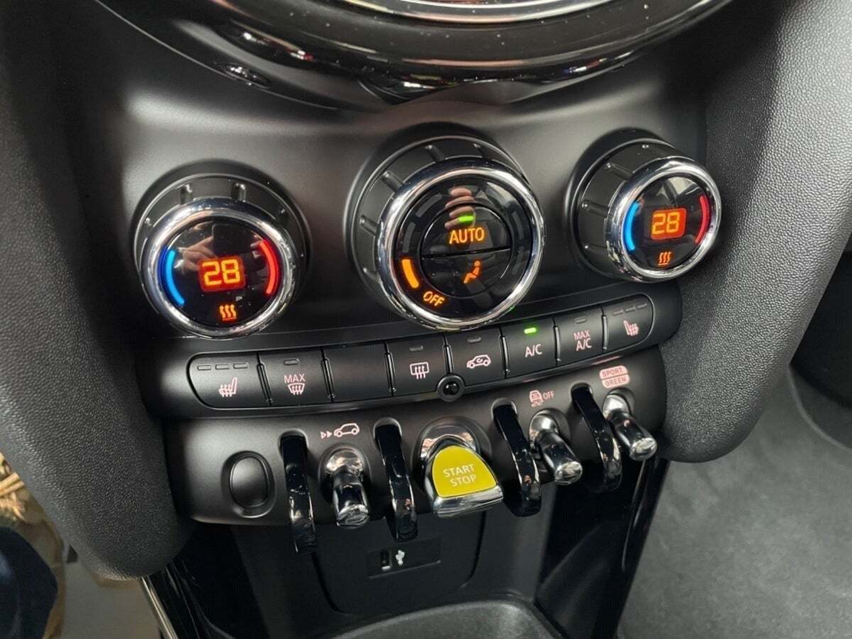 Sort Mini Cooper SE fra 2023