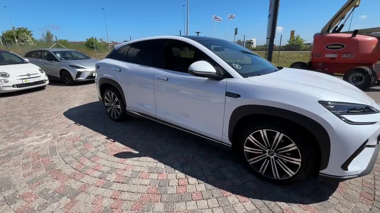BYD Sealion 7