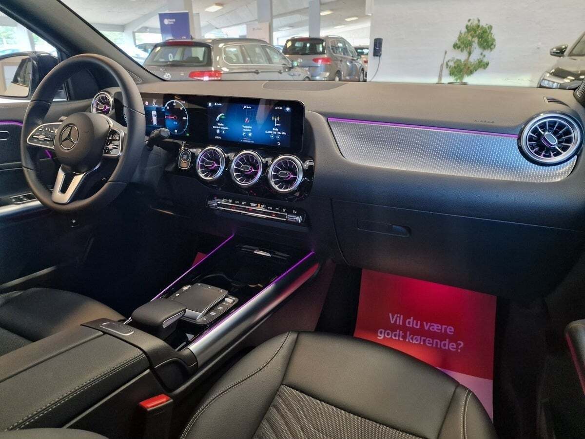 Hvid Mercedes EQA250 fra 2023