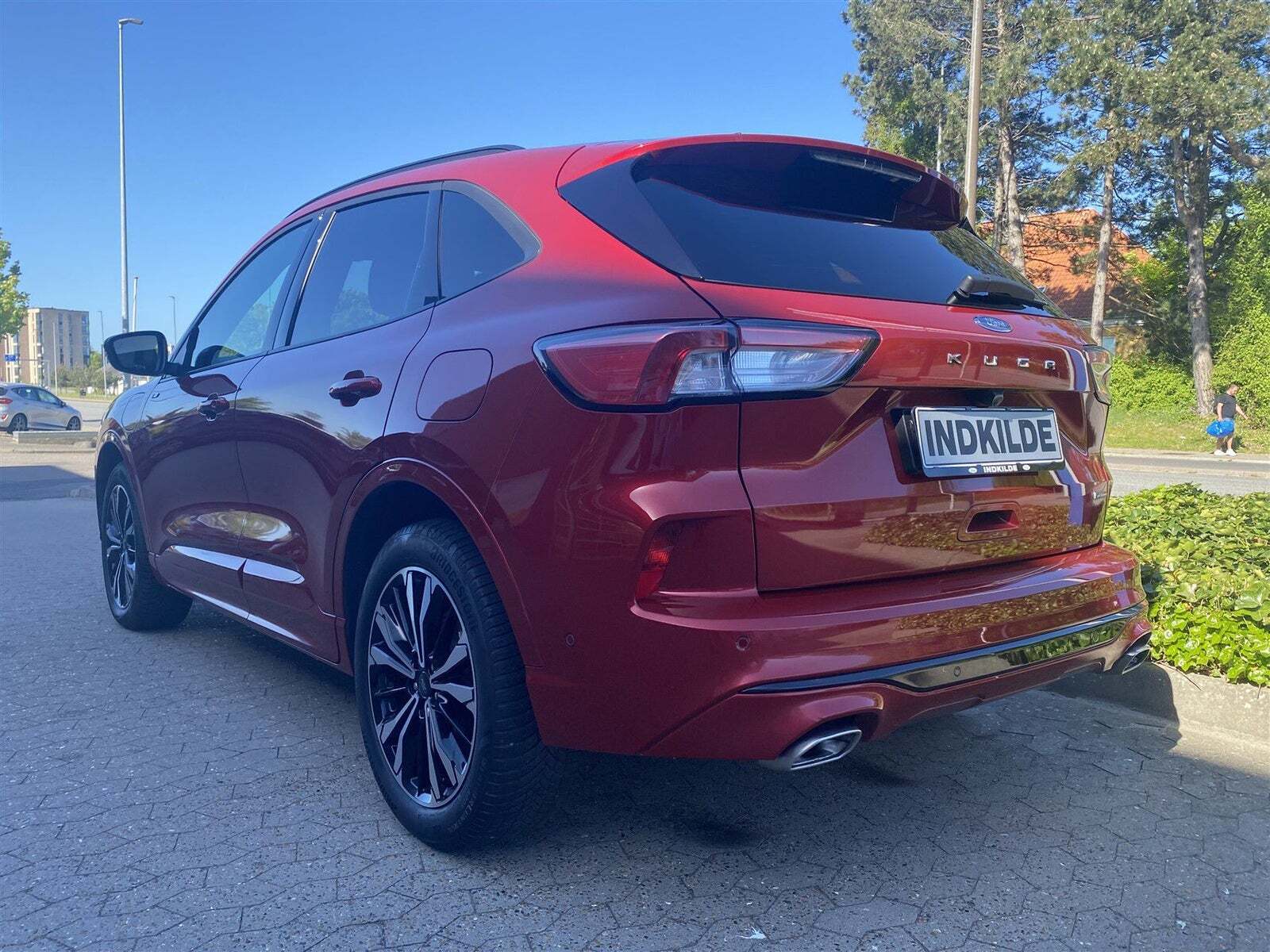 Rød Ford Kuga fra 2022