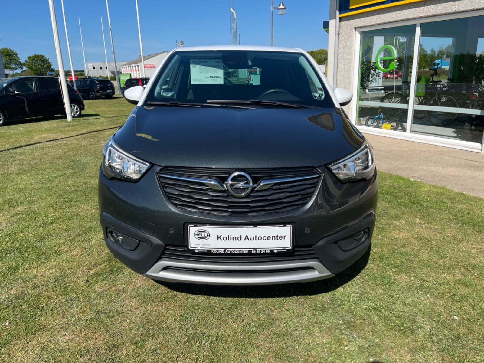 Grå Opel Crossland X fra 2017