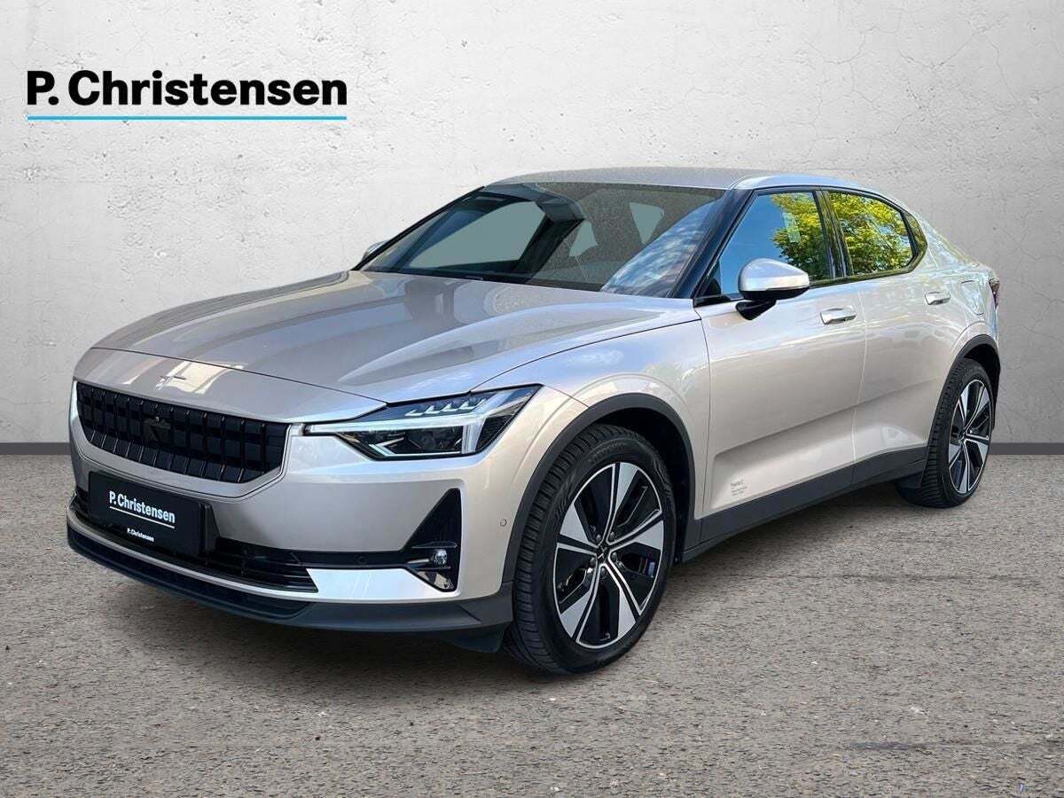 Beige Polestar 2 fra 2023 set udefra