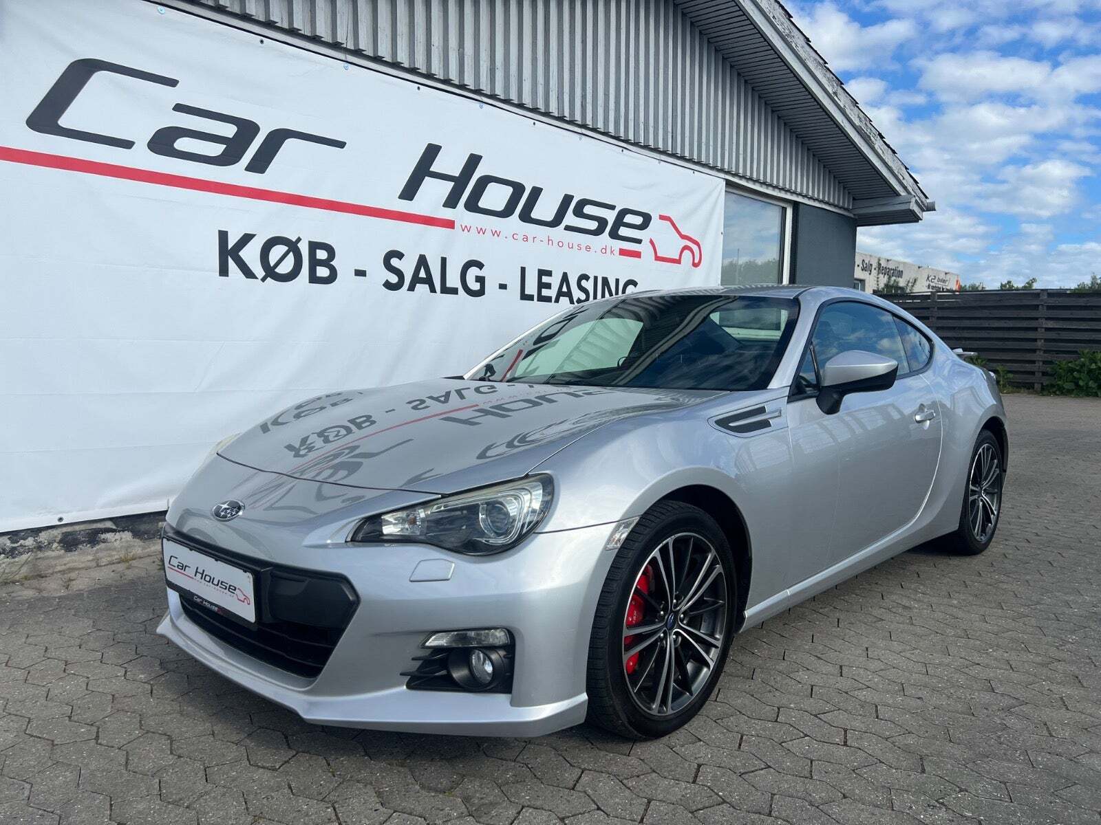Sølv Subaru BRZ fra 2014