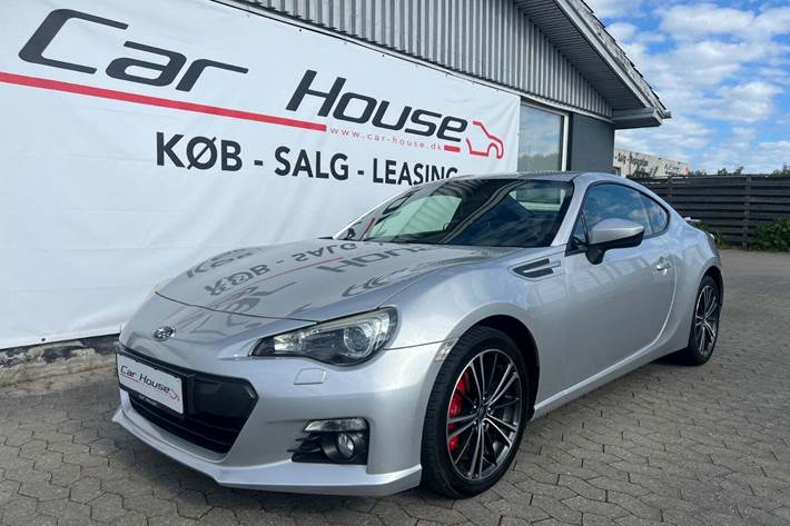 Sølv Subaru BRZ fra 2014