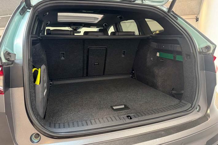 Grå Skoda Enyaq fra 2022