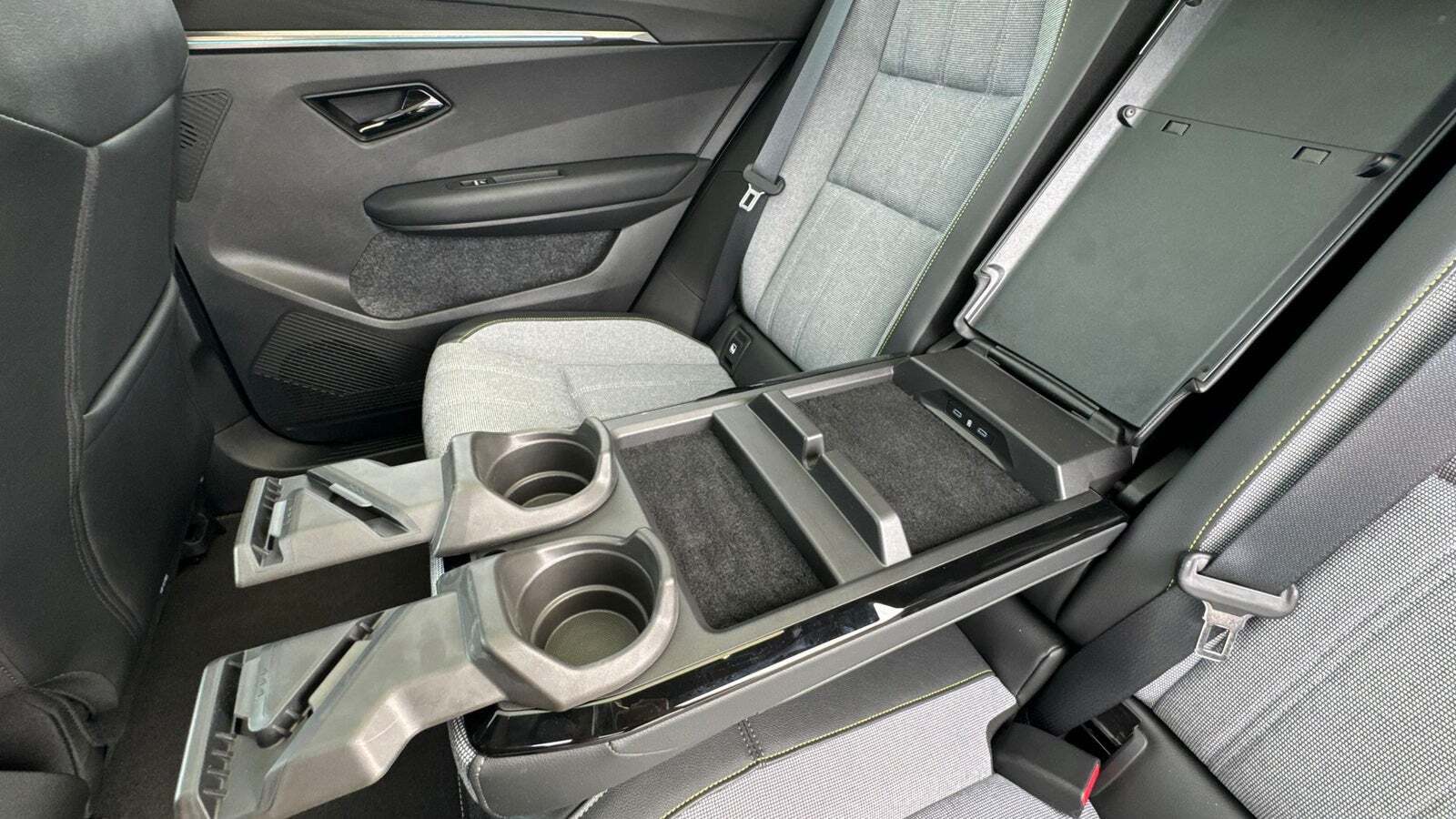 Grå Renault Scenic E-Tech fra 2025