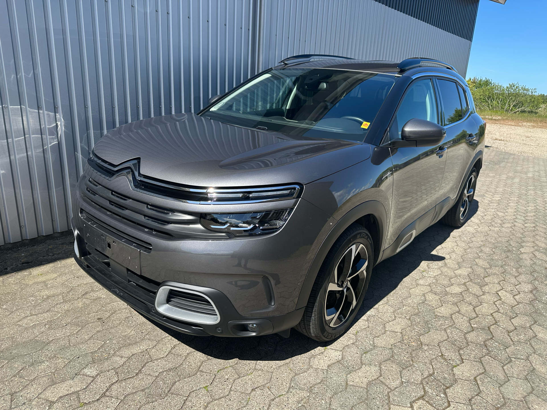 Grå Citroën C5 Aircross fra 2021 set udefra