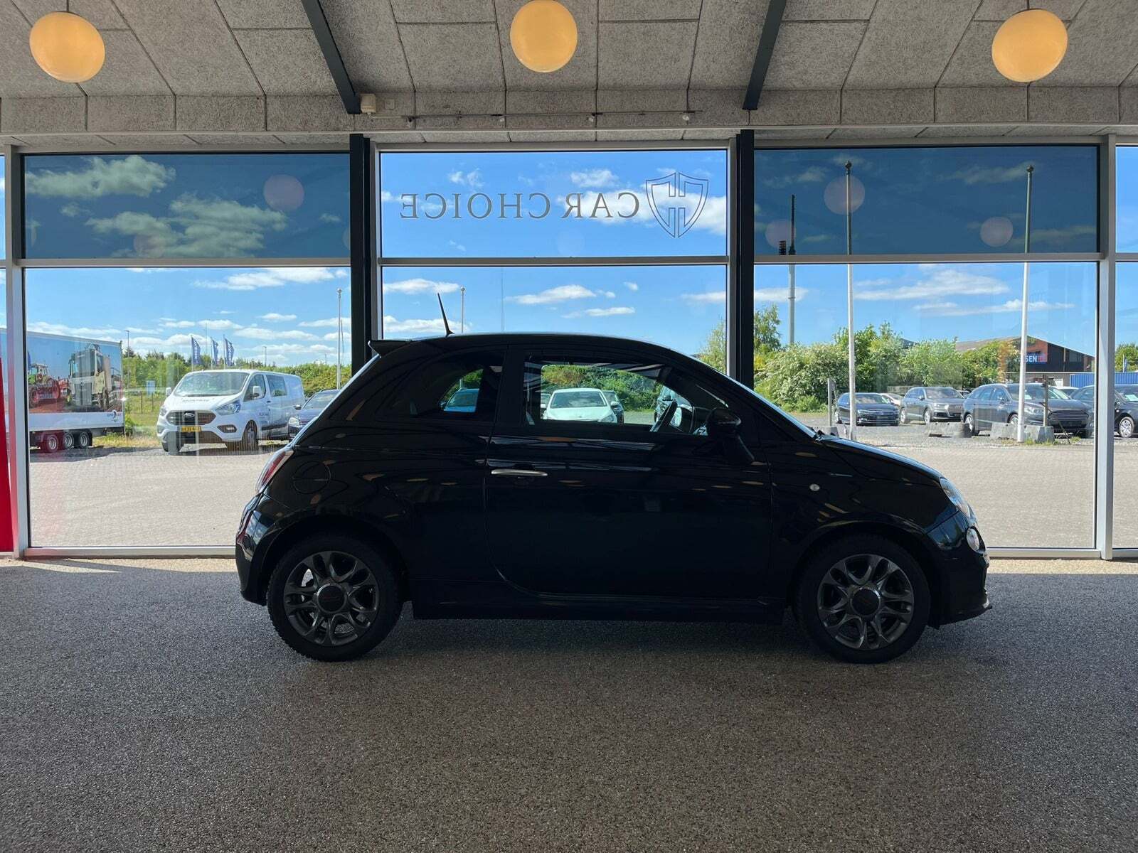 Sort Fiat 500 fra 2014