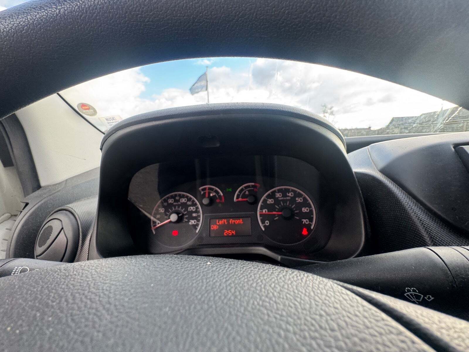 undefined Peugeot Bipper fra 2017 set indefra