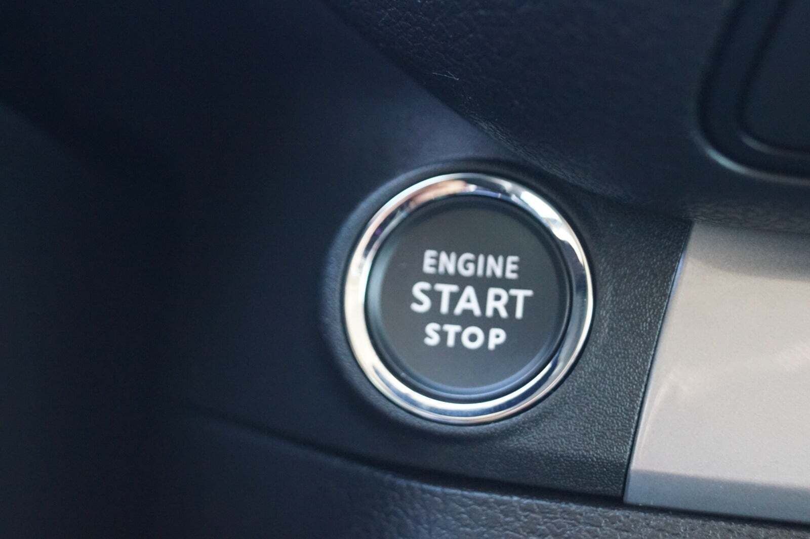 Grå Toyota Proace Verso fra 2024