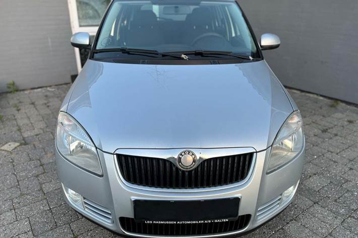 Sølv Skoda Fabia fra 2010