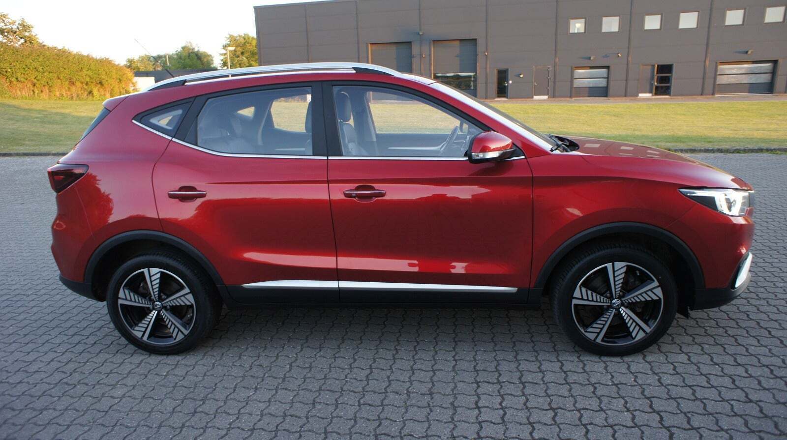 Rød MG ZS fra 2020