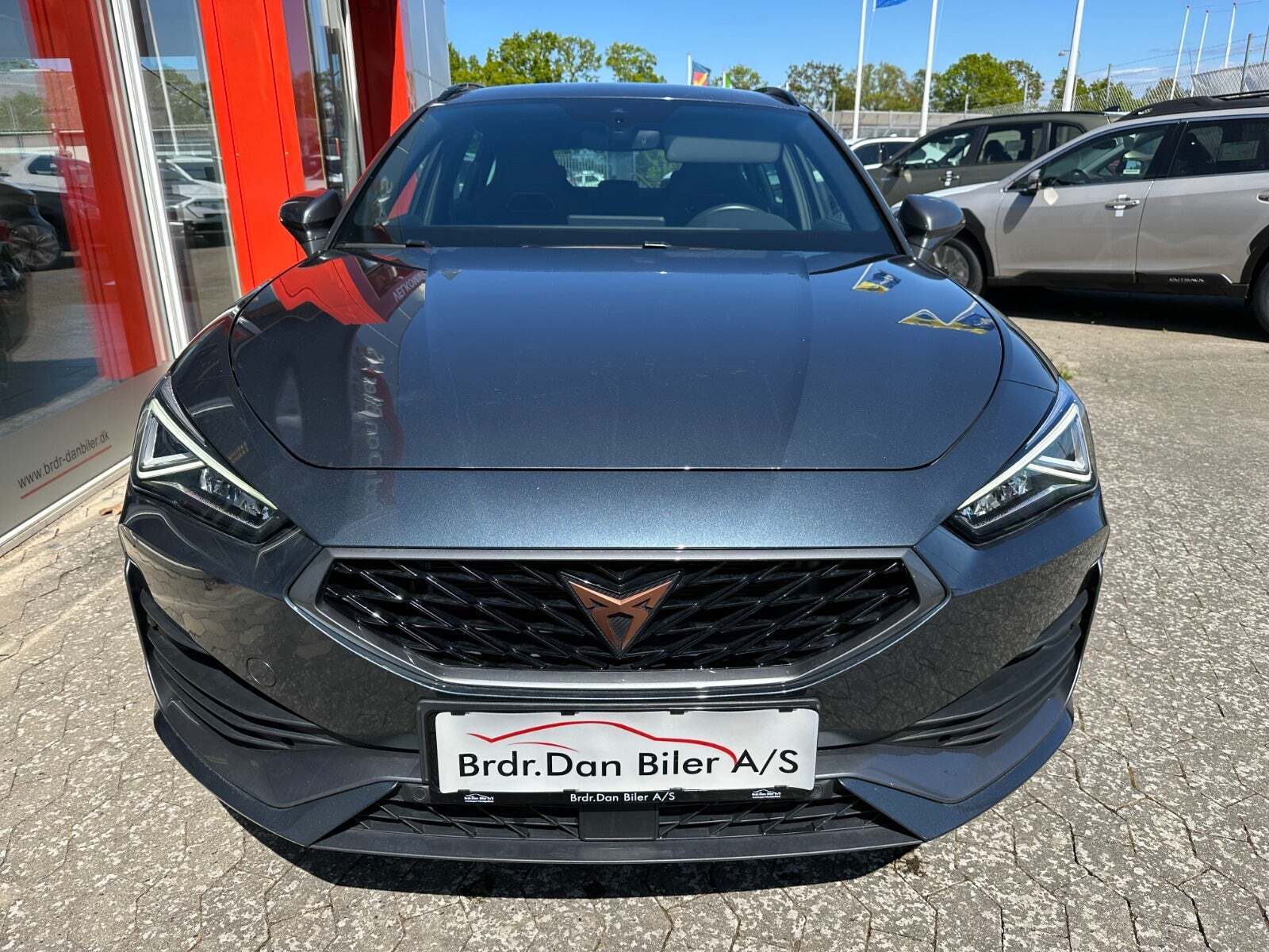 Grå Cupra Leon fra 2021