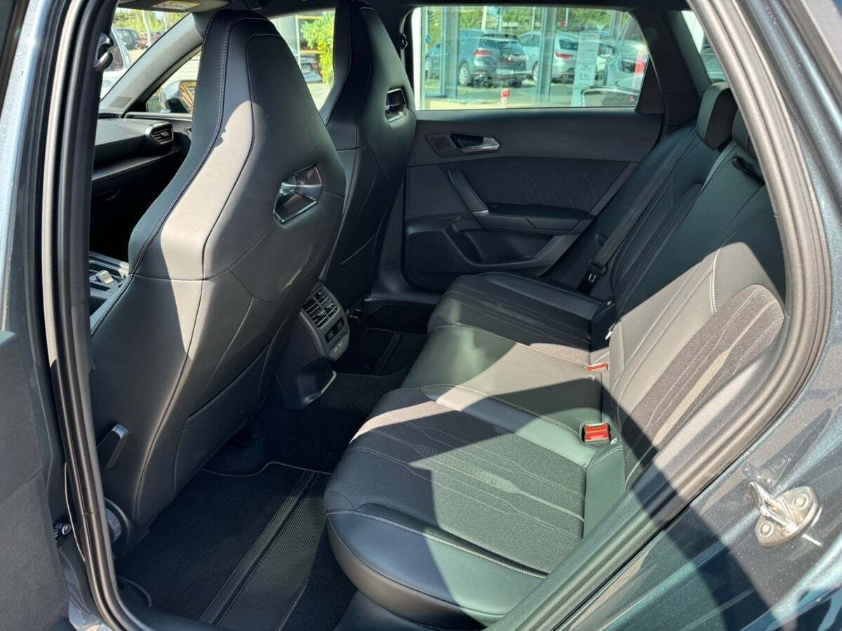 Grå Cupra Leon fra 2021