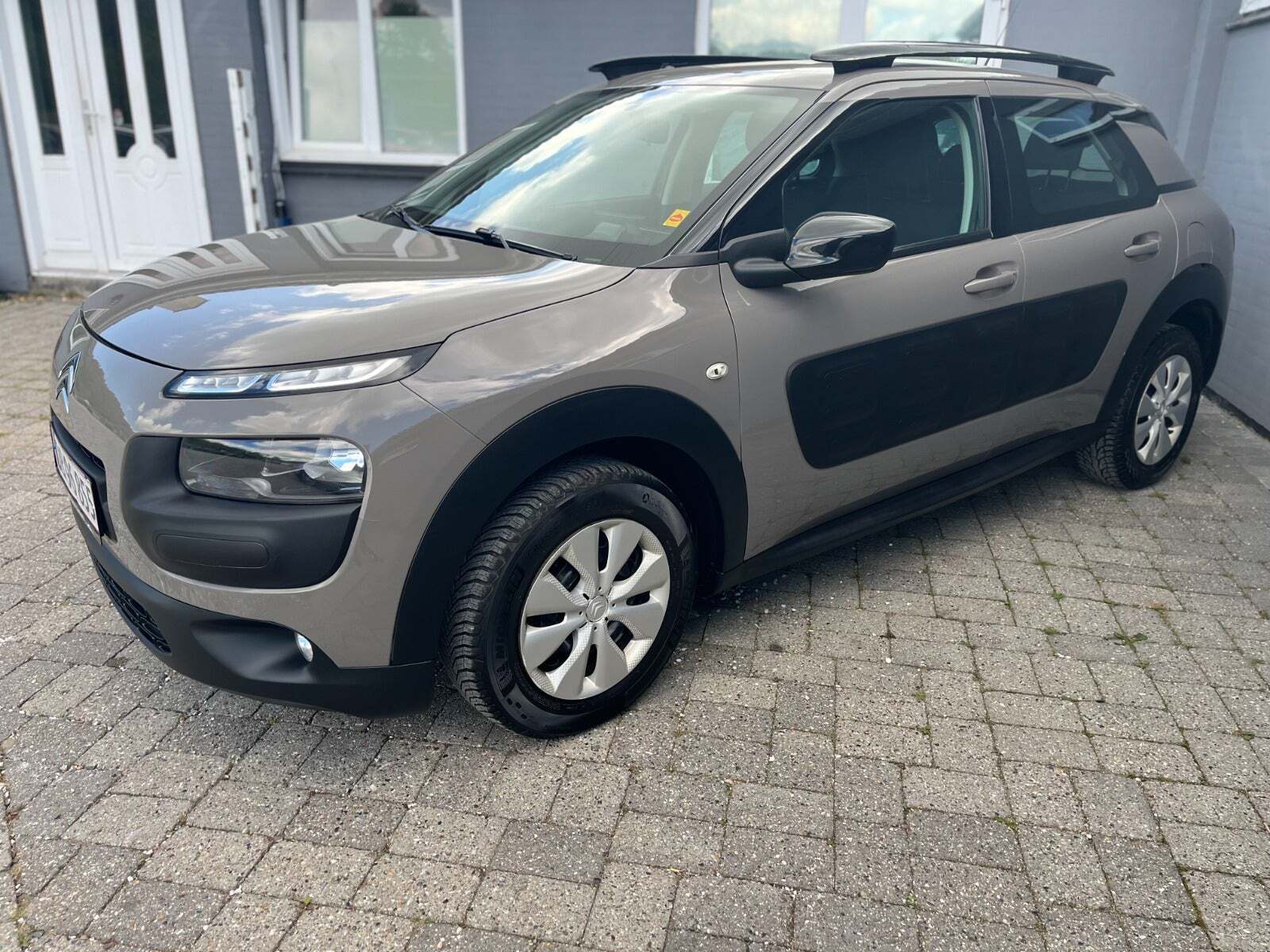 Beige Citroën C4 Cactus fra 2014