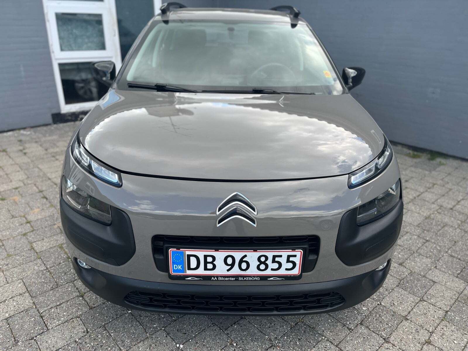 Beige Citroën C4 Cactus fra 2014