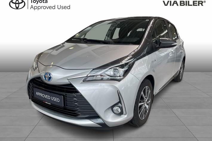 Grå Toyota Yaris fra 2019 set udefra