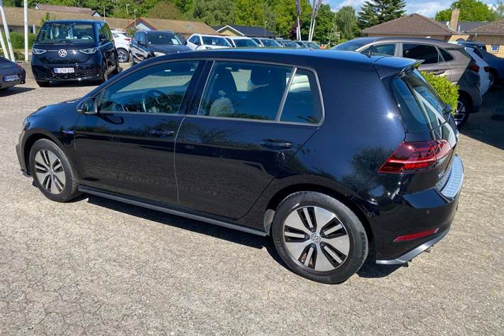 Sort VW Golf VII fra 2017