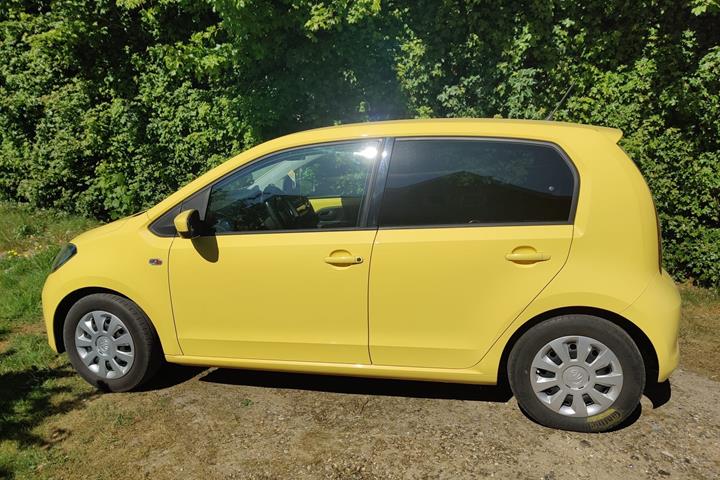 Gul Skoda Citigo fra 2017