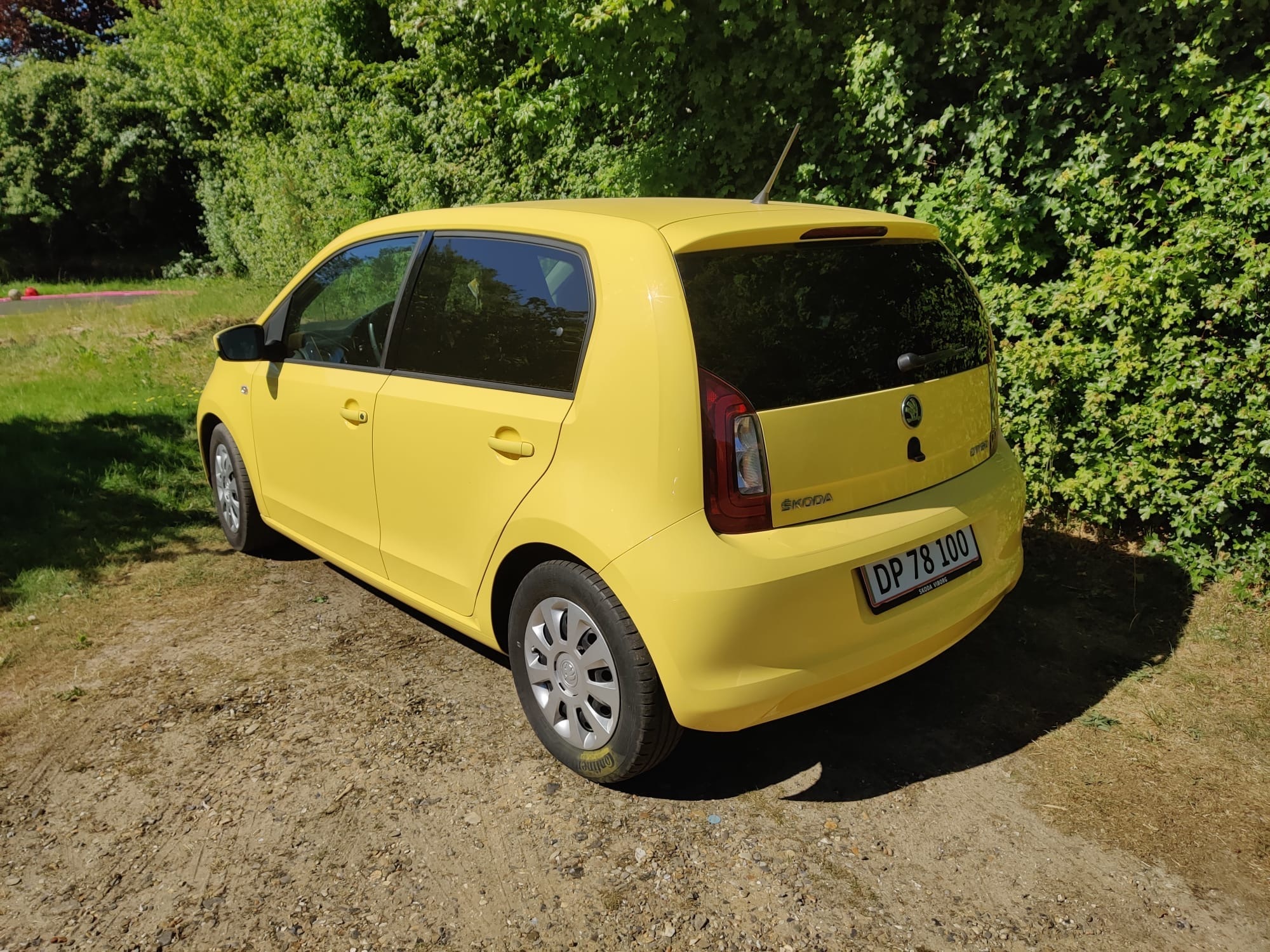 Gul Skoda Citigo fra 2017