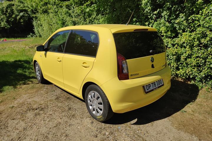 Gul Skoda Citigo fra 2017