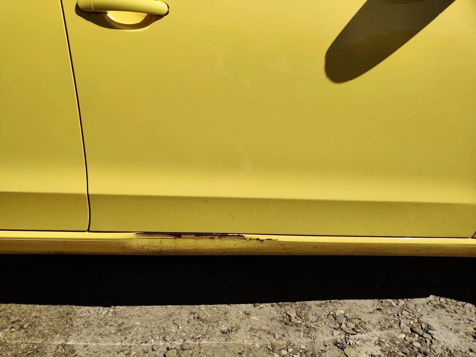 Gul Skoda Citigo fra 2017