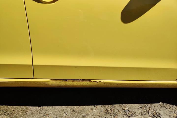 Gul Skoda Citigo fra 2017