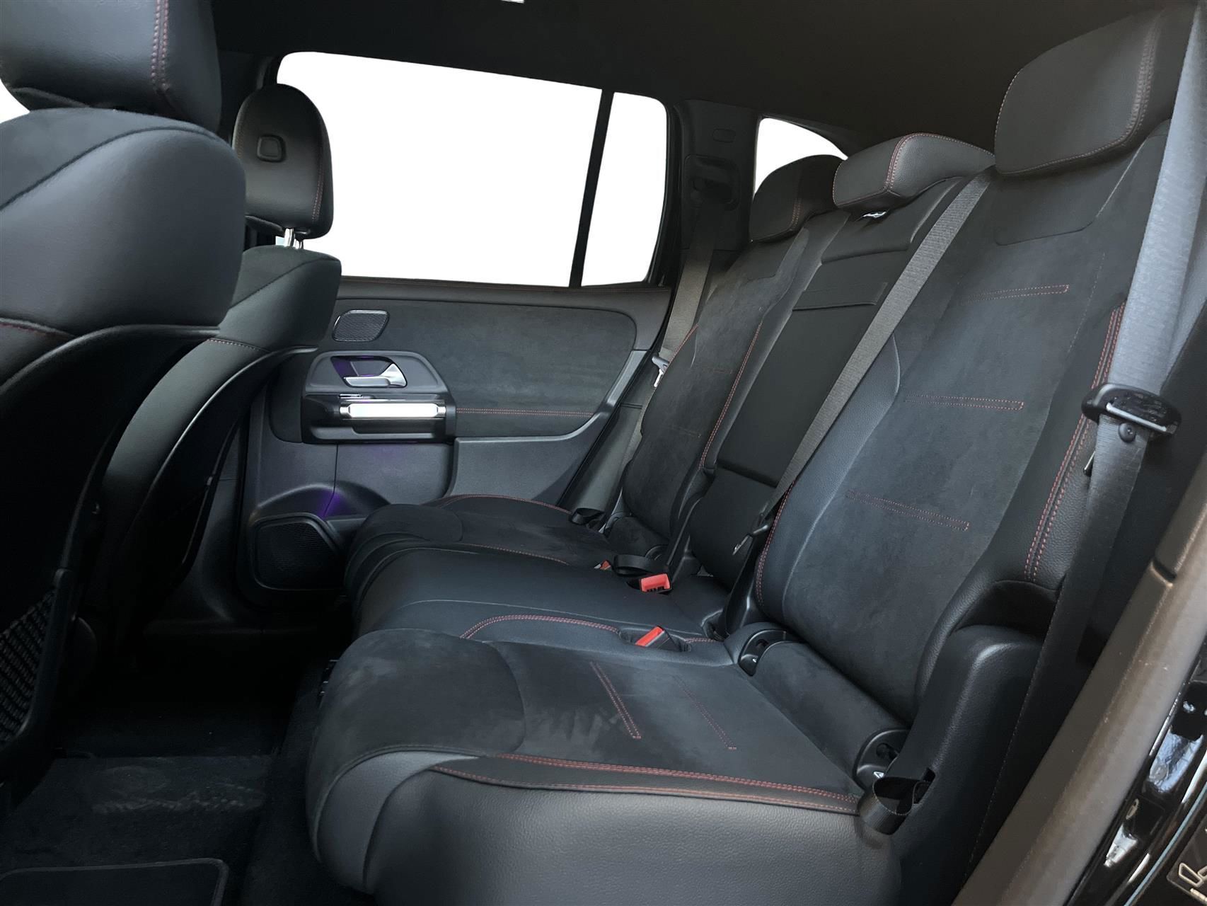 Sort Mercedes EQB 250+ fra 2024