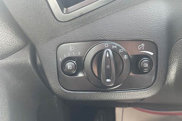Grå Ford Kuga fra 2018