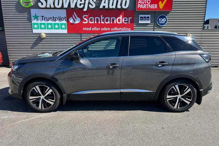Grå Peugeot 3008 fra 2021