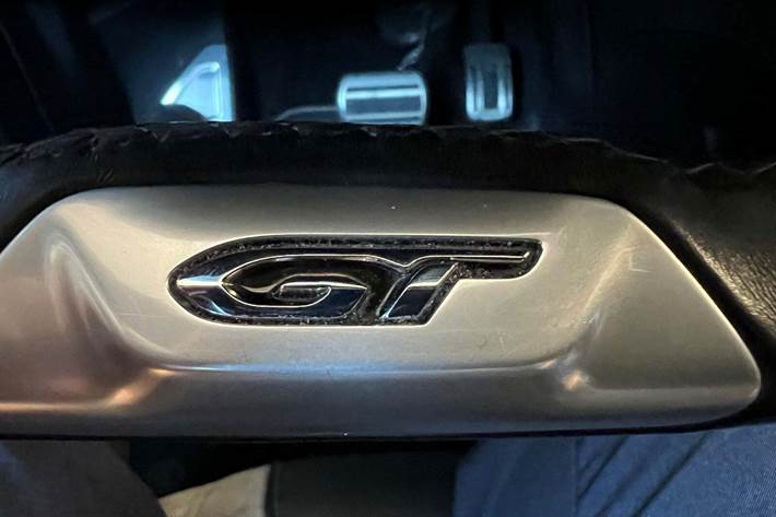 Grå Peugeot 3008 fra 2021