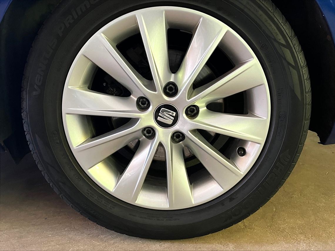 Blå Seat Leon fra 2019